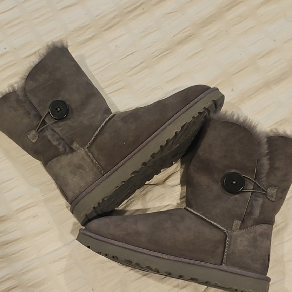 UGG Women's Bailey Button Boots - Picture 7 of 13